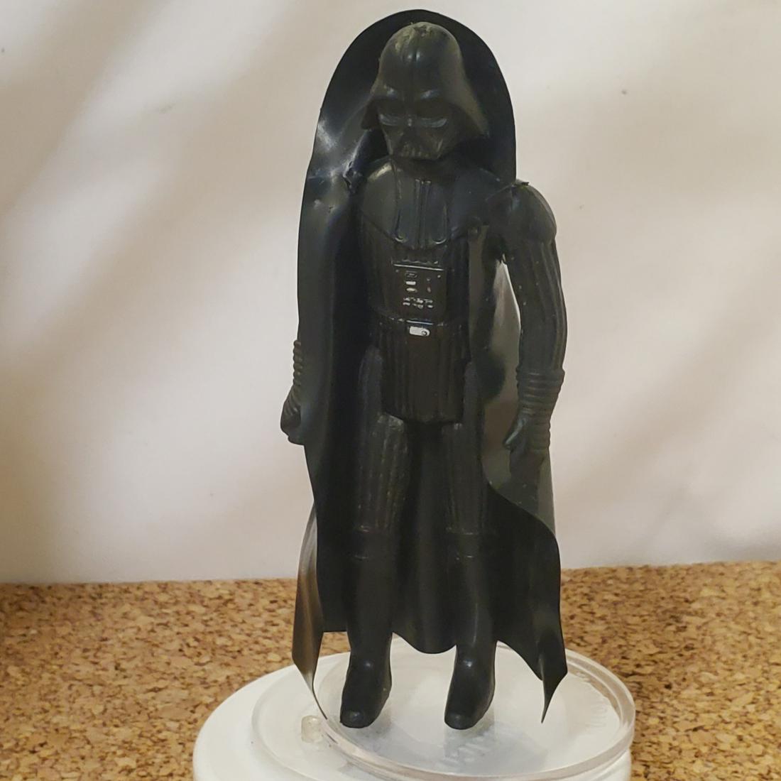 Star Wars Darth Vader w/ Cape 3.75: Marked 1977. Please read carefully. Description given are based on opinion unless otherwise documented. We ask that you look at pictures carefully before bidding. We are more than happy to take more p