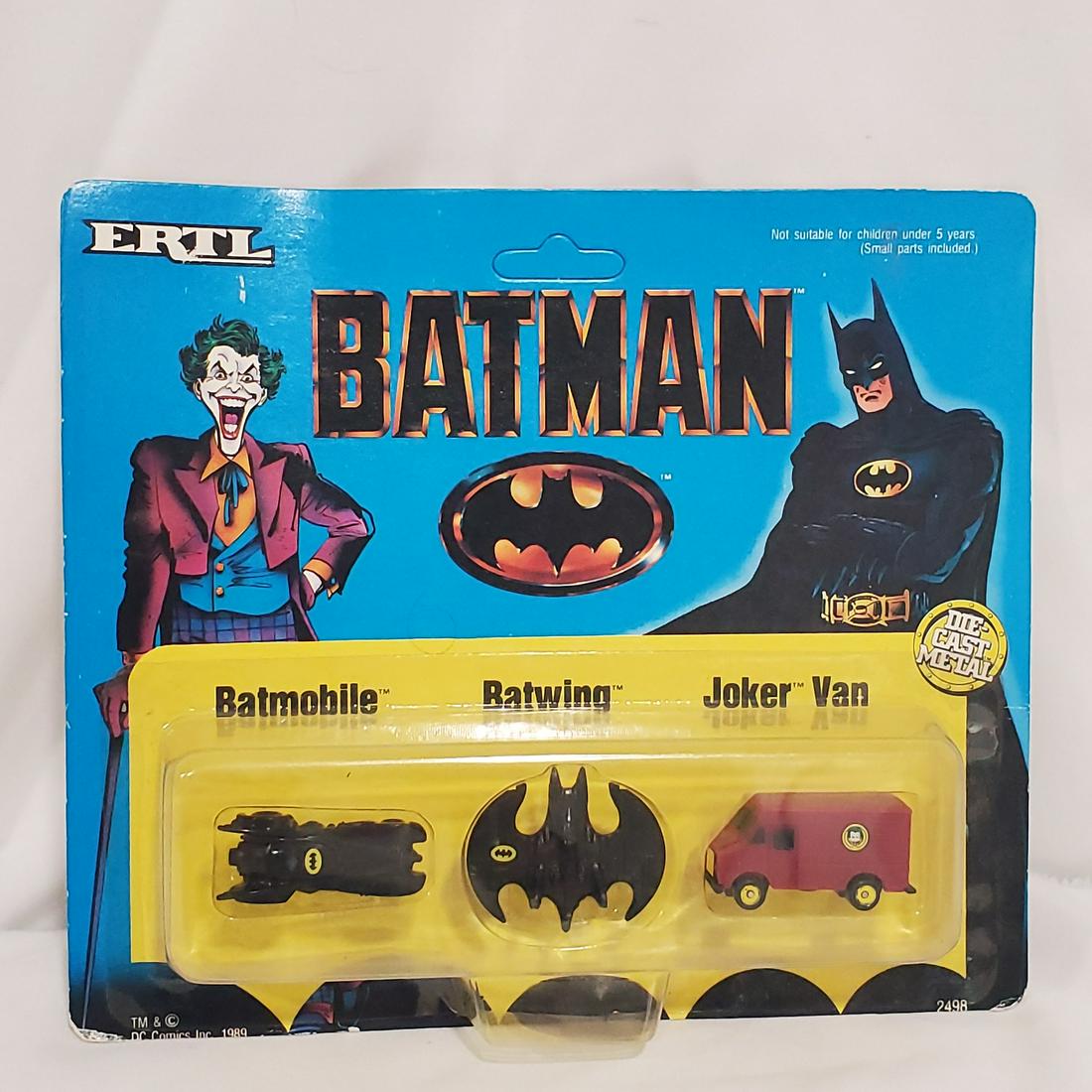 ERTL Batman 2 Vehicle Die-cast Metal: Please read carefully. Description given is based on opinion unless otherwise documented. We ask that you look at pictures carefully before bidding. We are more than happy to take more pictures or ans