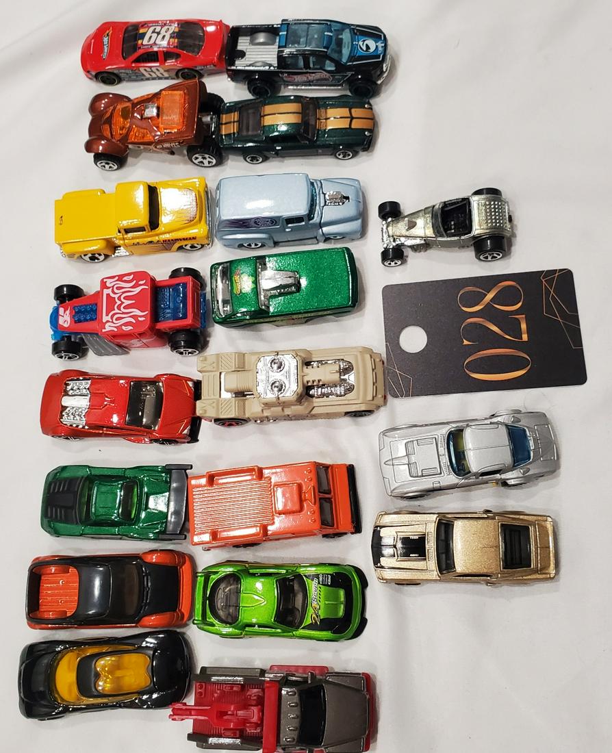 Variety of Vintage Hot Wheels, Matchbox, Dinkey, & Others: All toy cars are in a good to outstanding condition. They do have wear for their age. Please read carefully. Description given is based on opinion unless otherwise documented. We ask that you look at