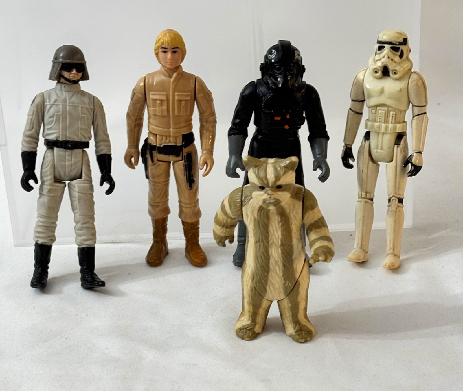 Group of 5 Original Kenner Star Wars Action Figures (1 of 2)