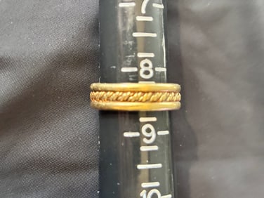 18K Gold Band - Sz 8.5