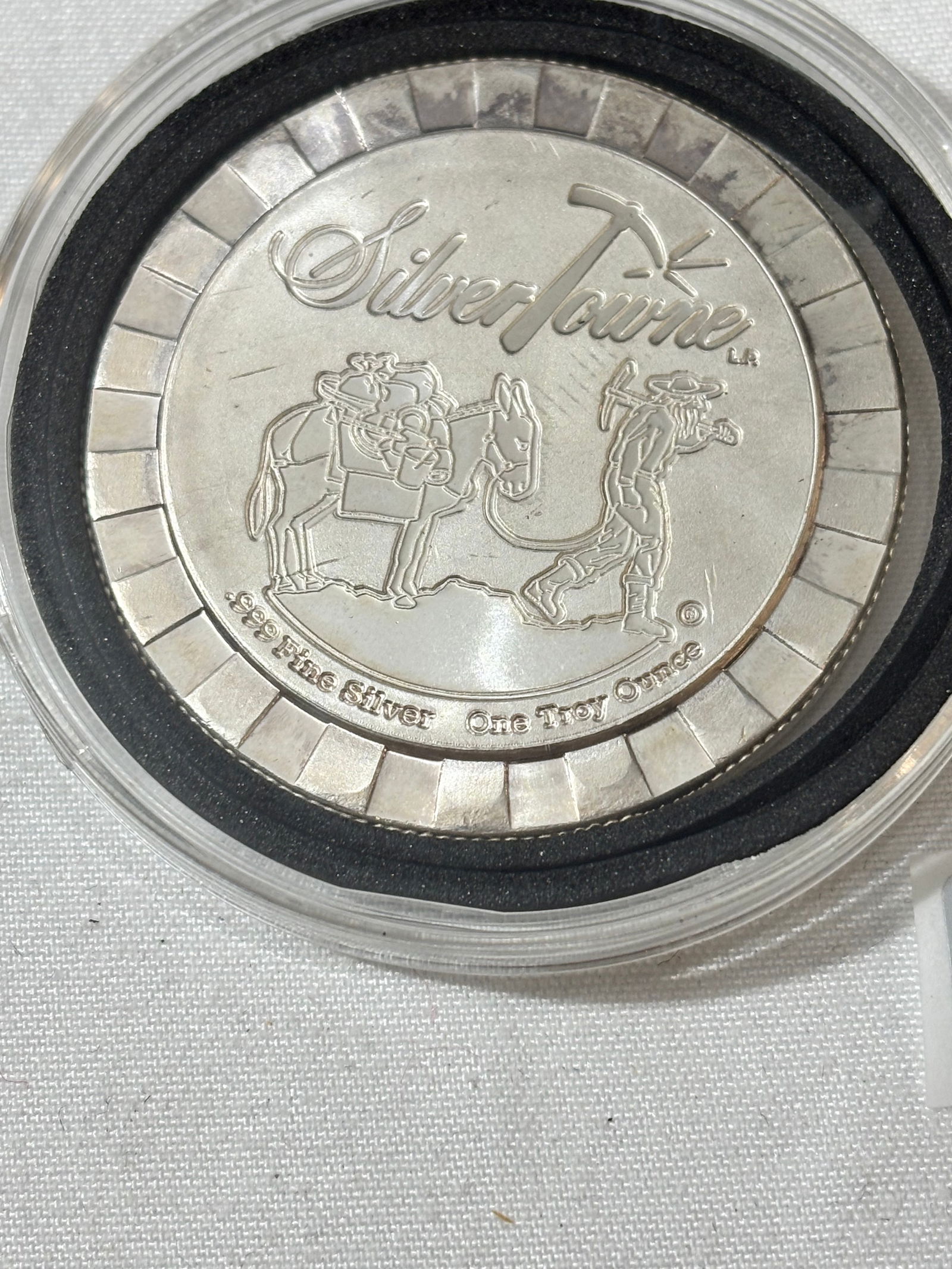 One Troy Ounce Silver Round (1 of 2)