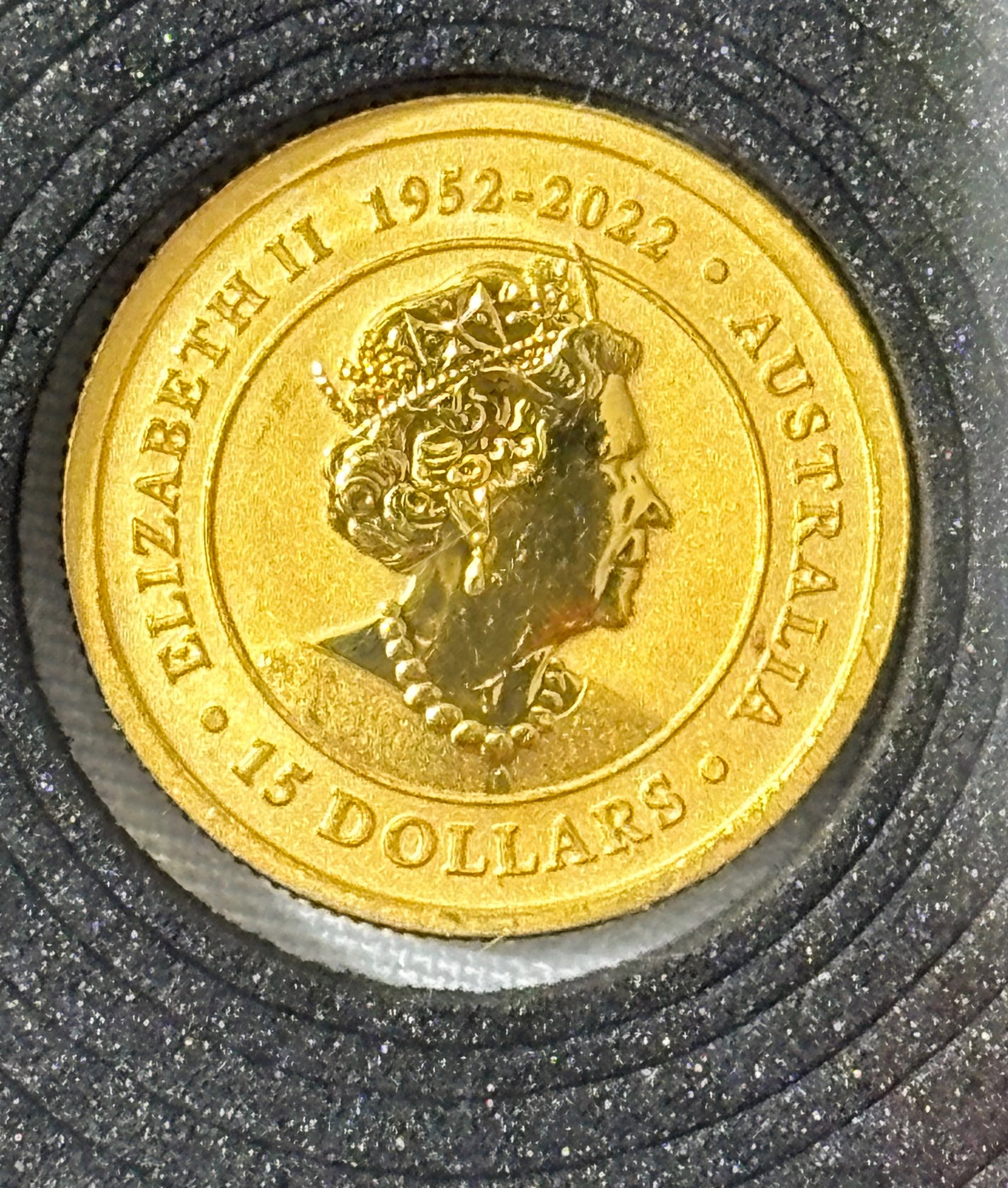 Elizabeth II One Tenth Ounce Gold Coin: Pure .999