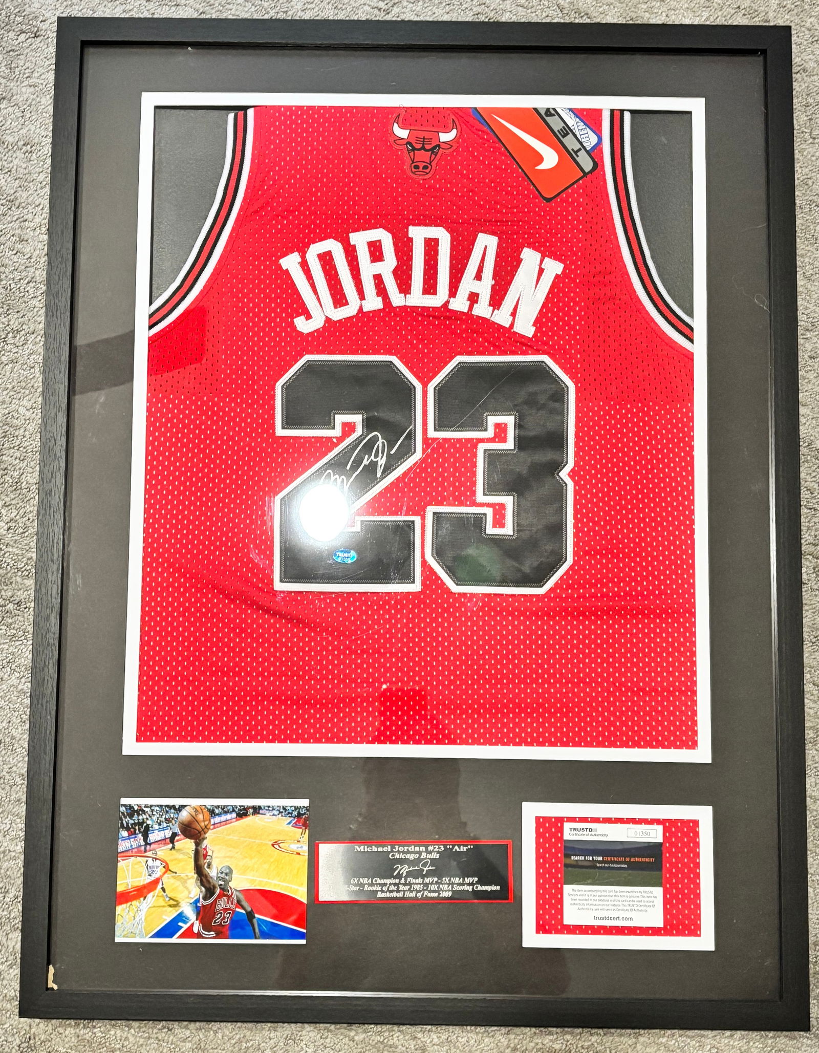 Framed Michael Jordan Autographed Nike Jersey COA (1 of 2)