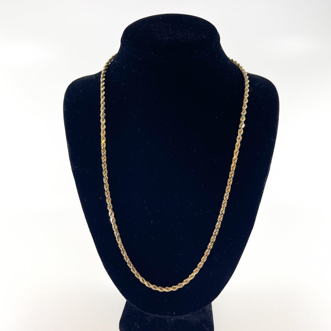 Gold Chain Necklace (1 of 5)