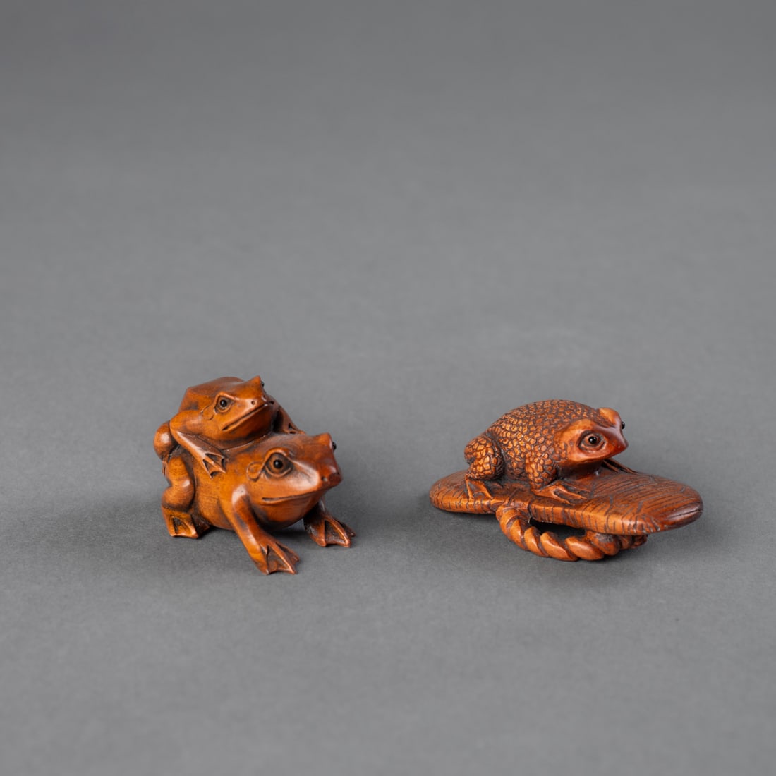 Two Japanese boxwood netsuke (1 of 5)