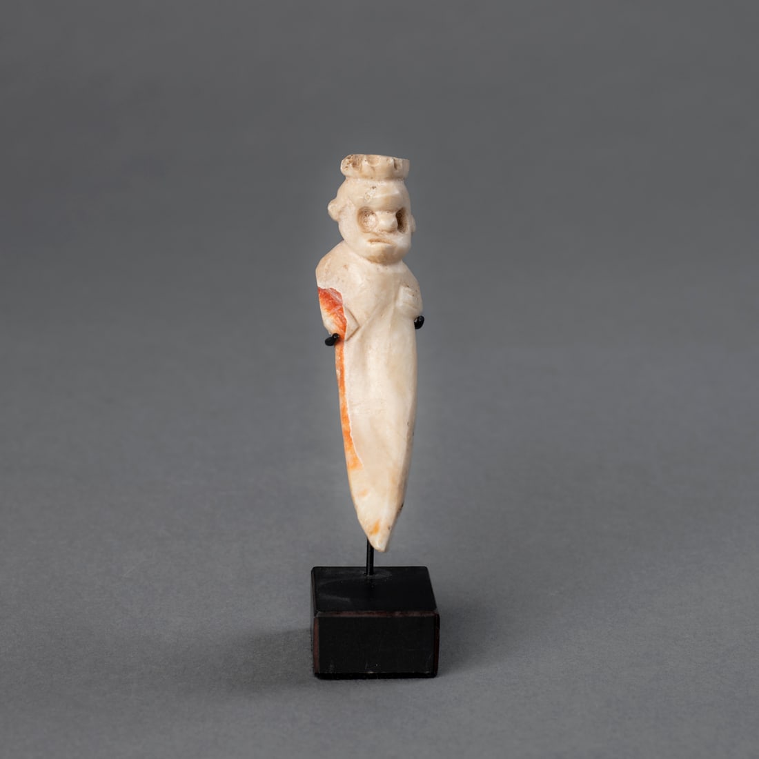 A Panamanian shell pendant (1 of 4)