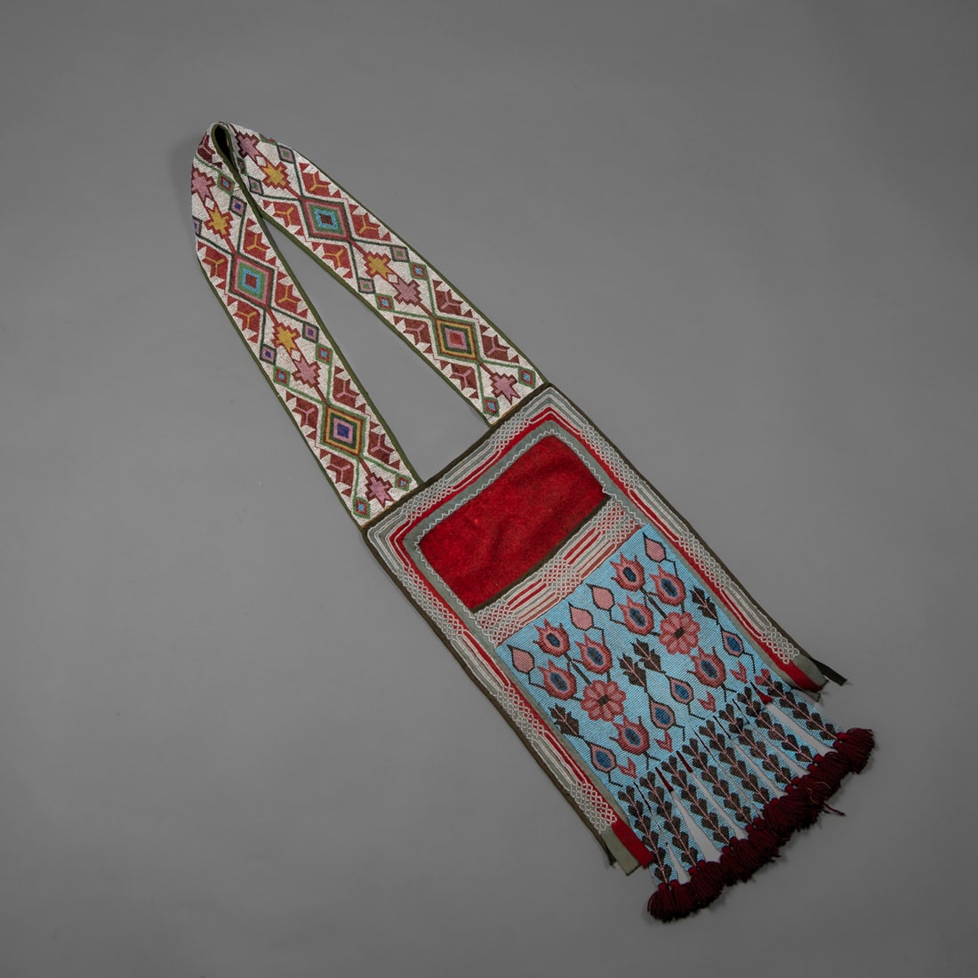 A beaded Chippewa/Ojibwa bandolier bag (1 of 4)