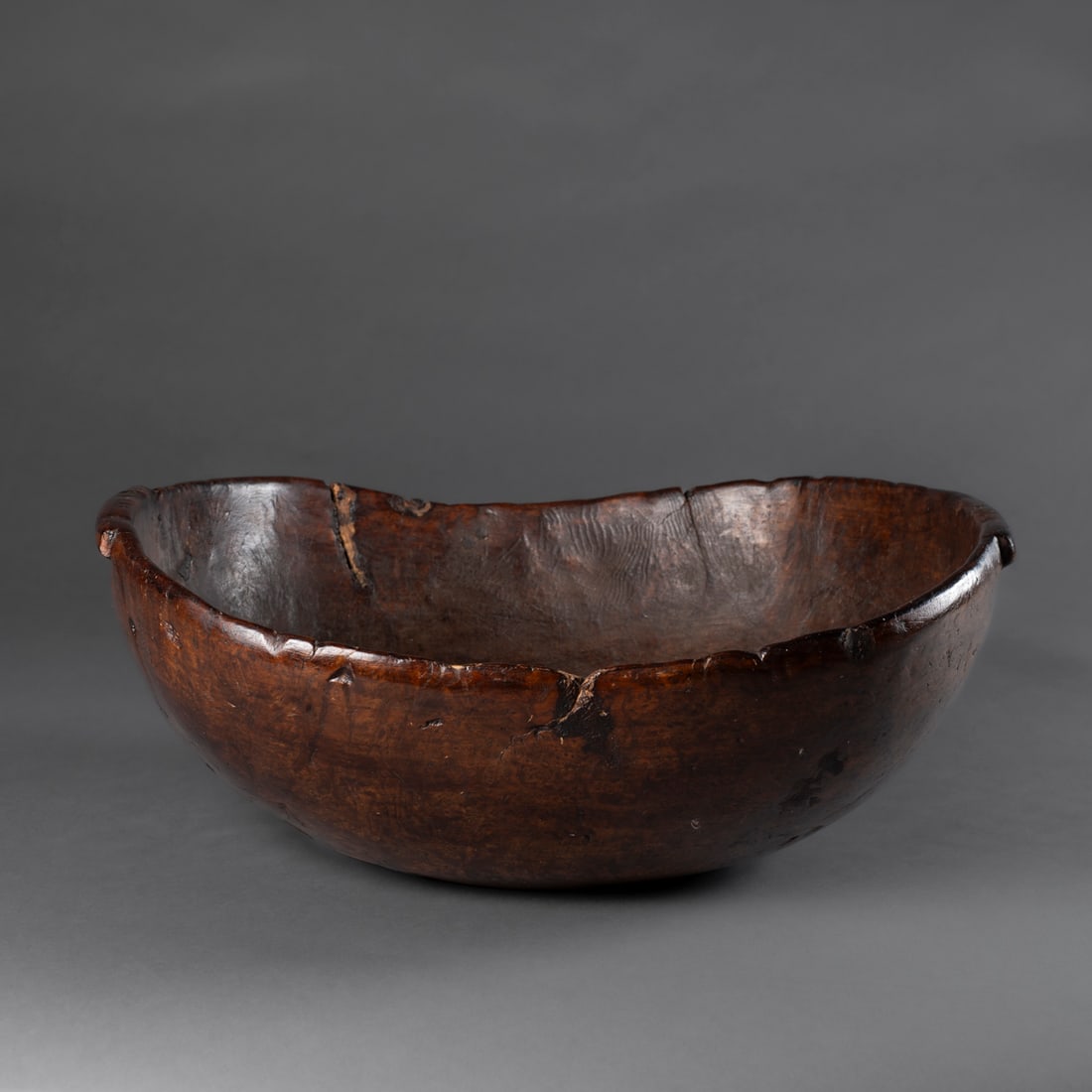An Iroquois burl bowl (1 of 5)