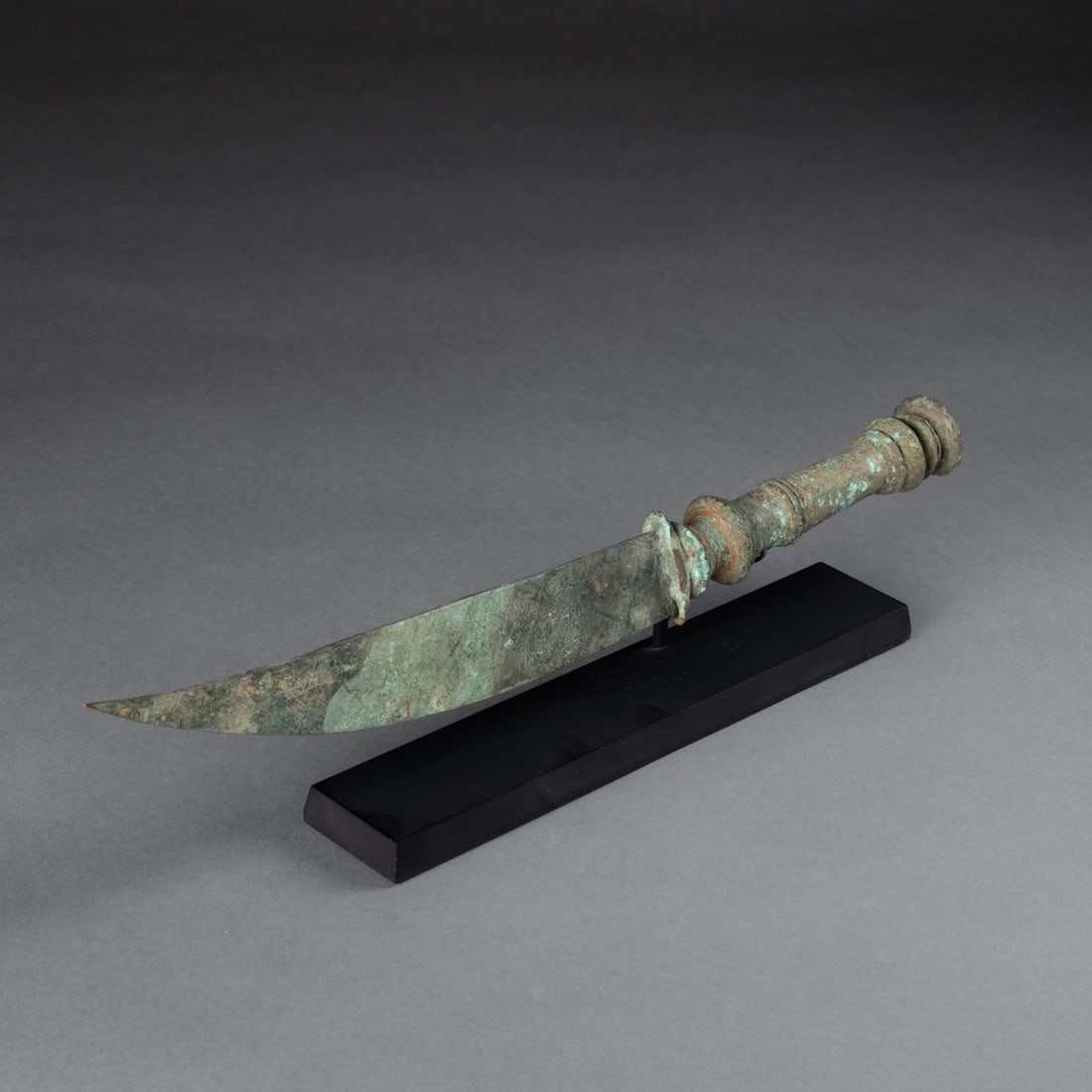 A Khmer bronze dagger - 3