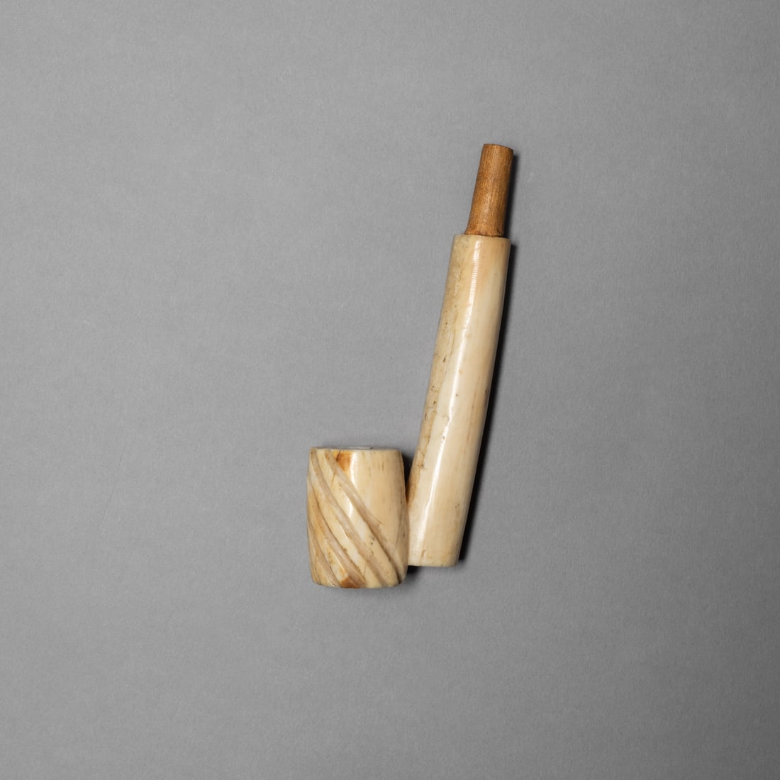 Two Eskimo pipes - 3