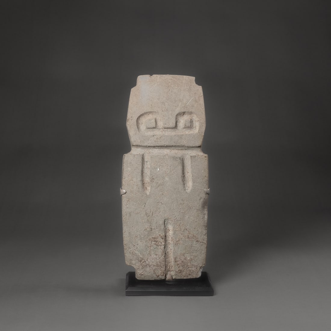 A Pre-Columbian Valdivia standing figure (1 of 4)