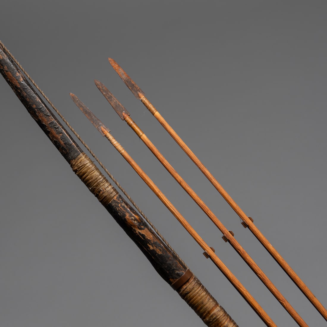 A Ute bow with three arrows - 3