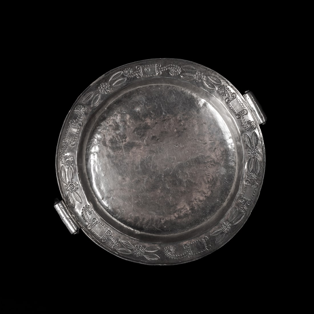 A silver Spanish Colonial silver dish (1 of 4)