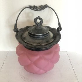 Victorian Quilted Biscuit or Cracker Jar 7.5” tall (1 of 4)