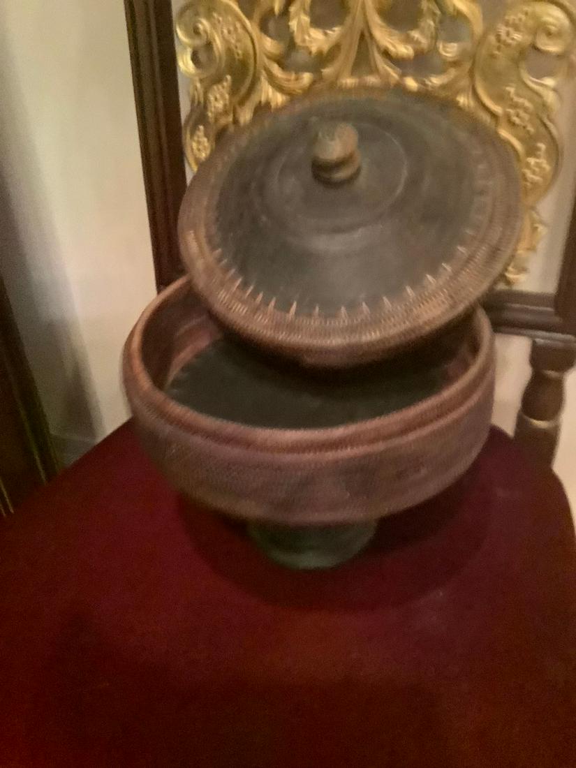 Pedestal Basket (1 of 4)