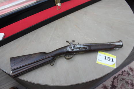 Percussion Blunder: Percussion blunderbuss 24 inch long, antique, no name or serial number. possible British naval weapon. Action is in working condition, however it needs cleaning and oiling.