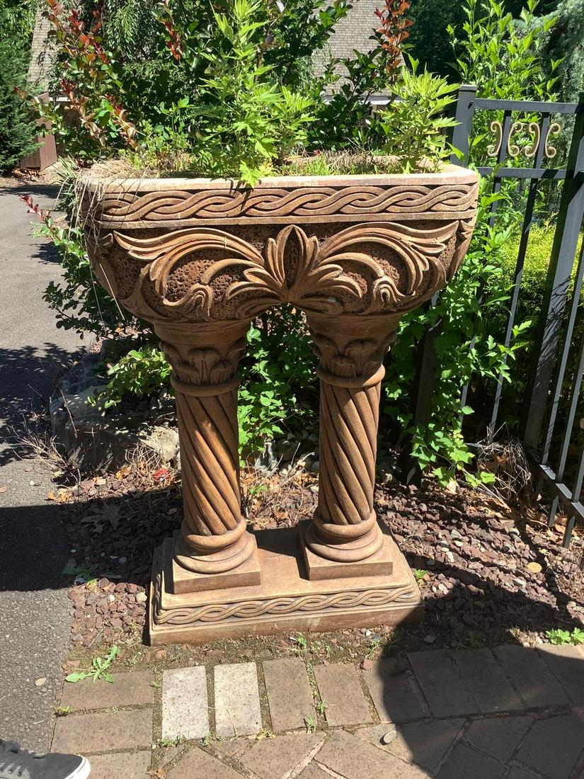 Cement Planter (1 of 1)