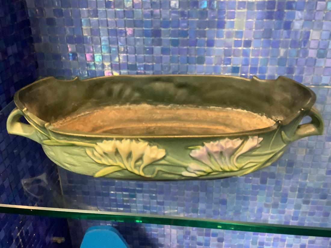 Roseville Planter (1 of 1)