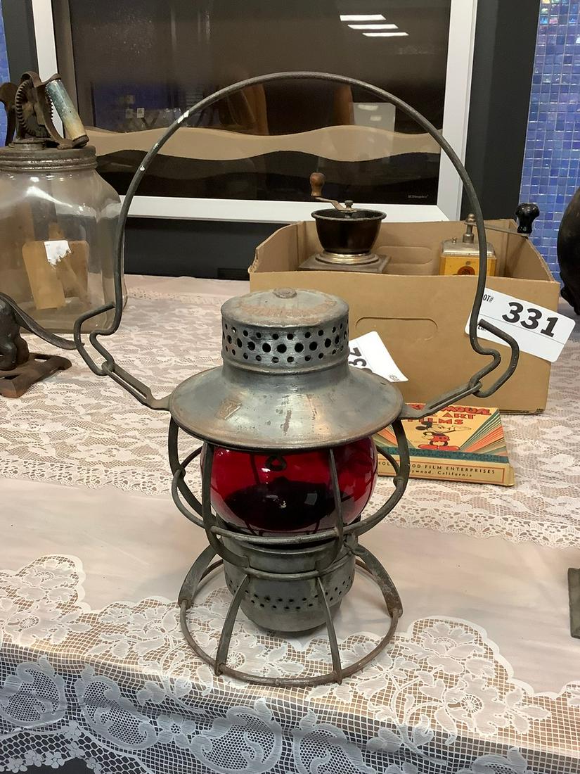 Reading RR Lantern (1 of 1)