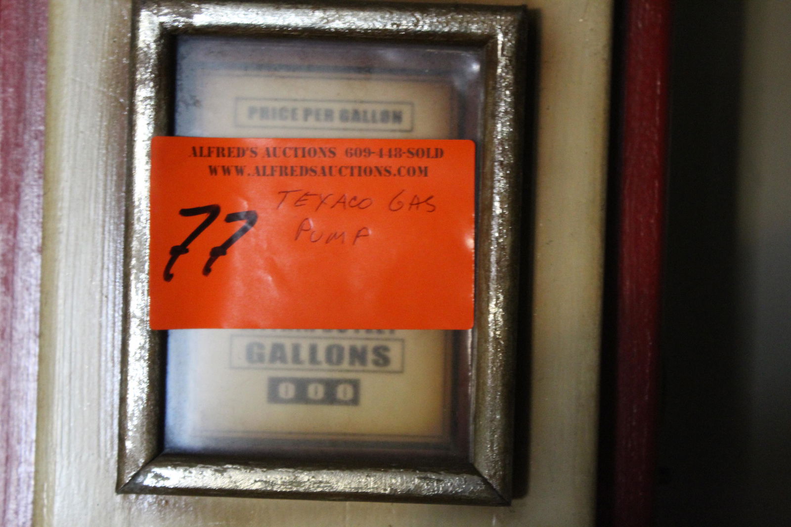 Model Gas Pump (1 of 5)