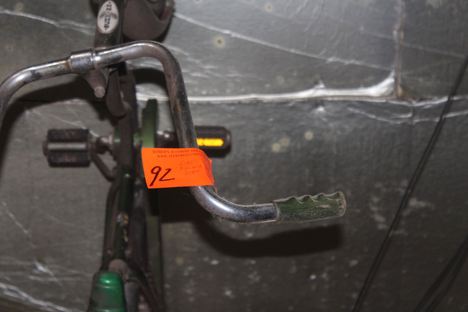 Girl's Bike (1 of 2)