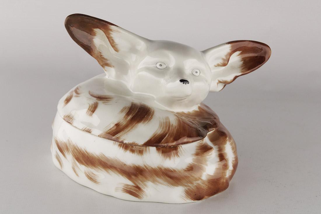 Fox box Art Deco porcelain. Signed E.M. SANDOZ sc stamps Theodore Haviland Limoges: Enameled porcelain polychrome box represents a fennec fox. Manufactured by Theodore Haviland Porcelain, model was created in 1921 by great Swiss sculptor Ã‰douard-Marcel Sandoz (1888-1971). Signed 
