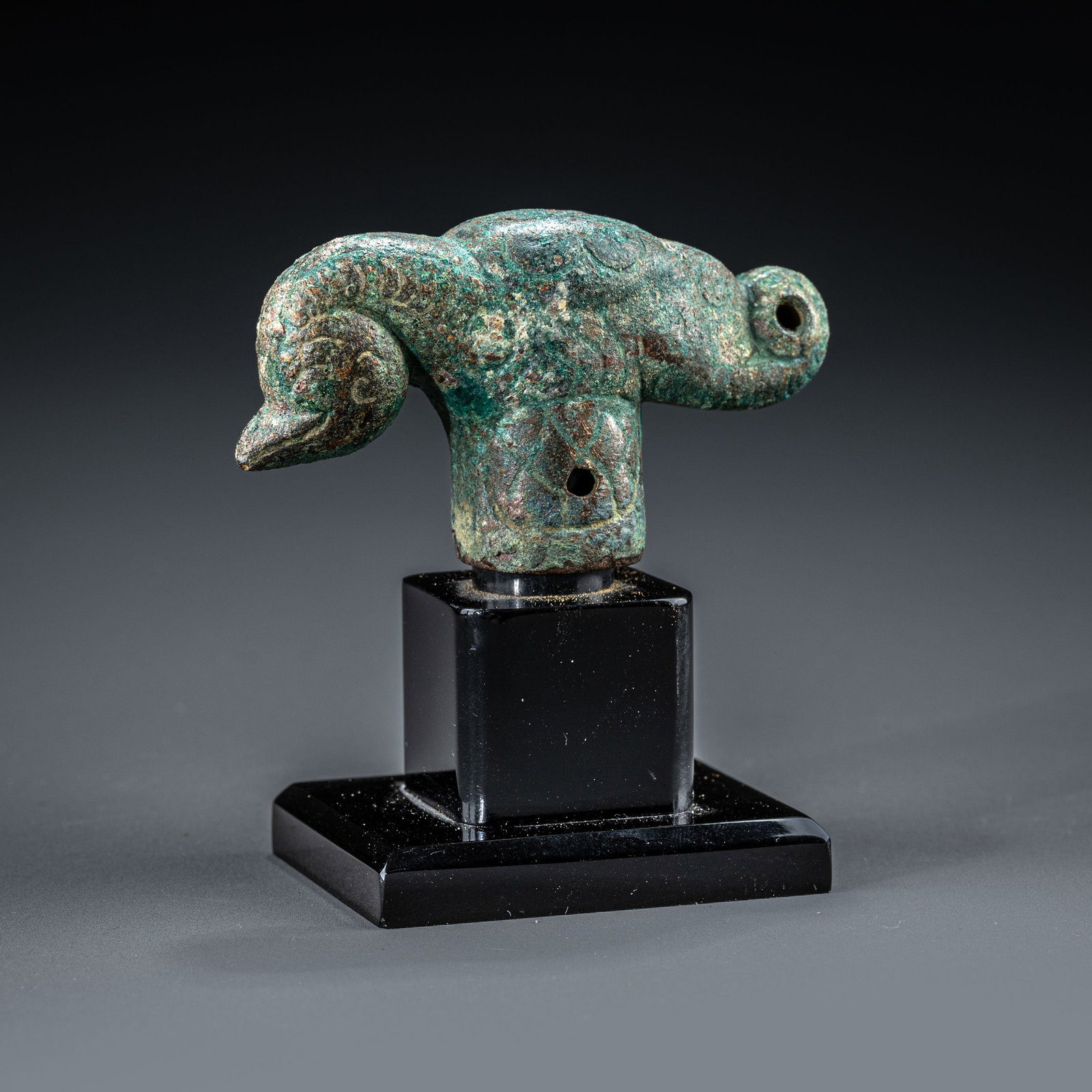 Han Dynasty bronze auspicious beast staff head (1 of 8)