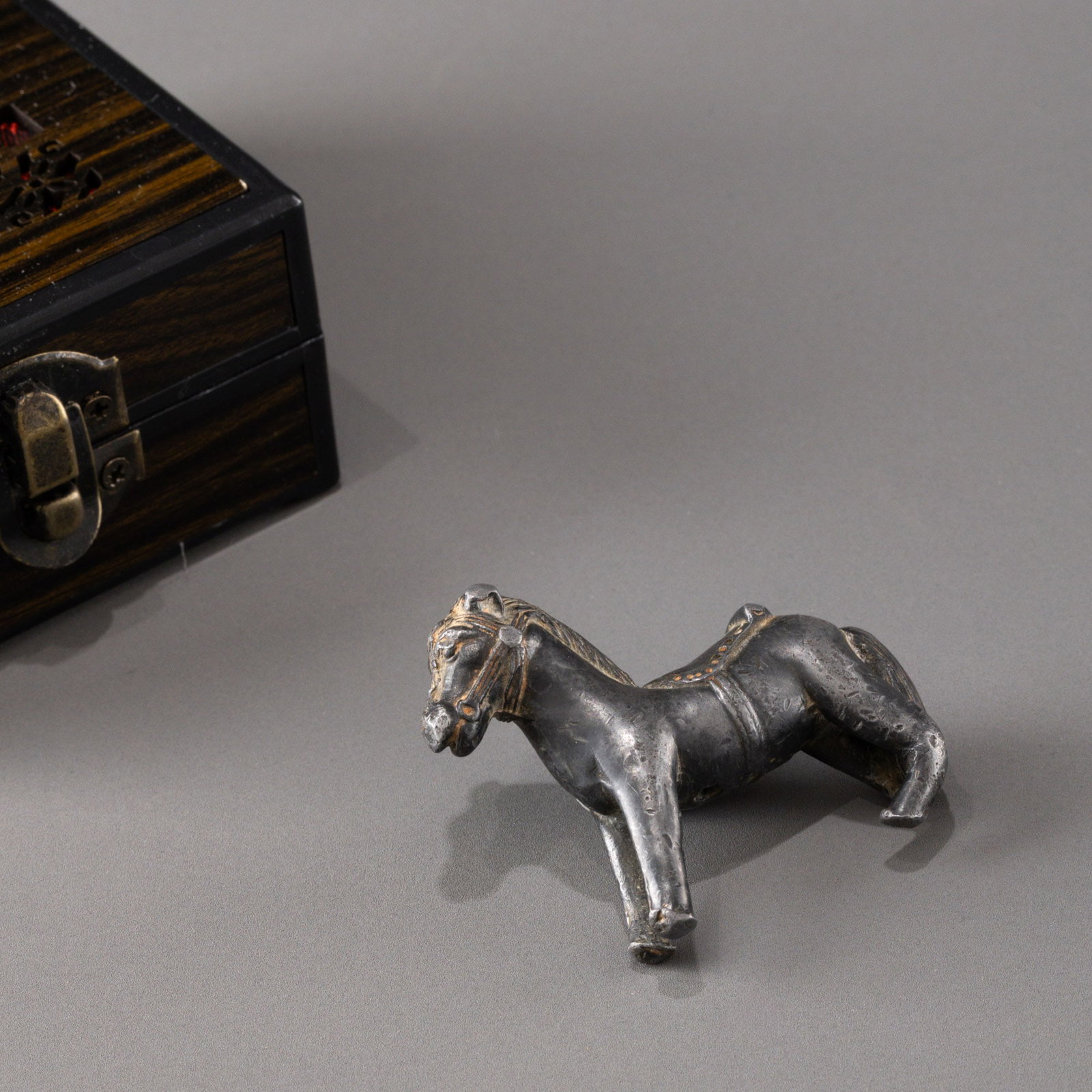 Yuan Xima: W: 5cm H: 4cm