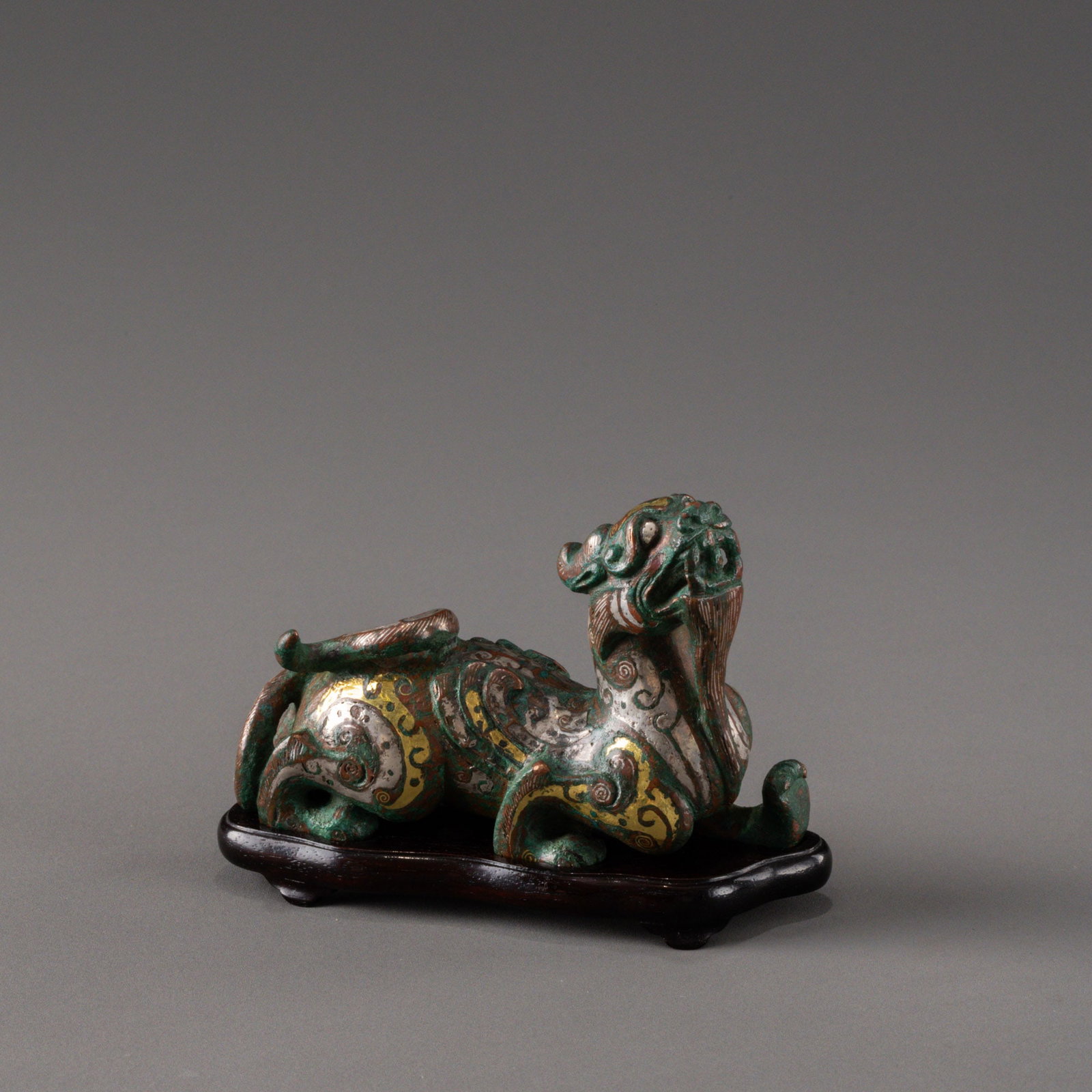 Warring States Period Bronze Auspicious Beasts Inlaid with Gold and Silver (1 of 9)