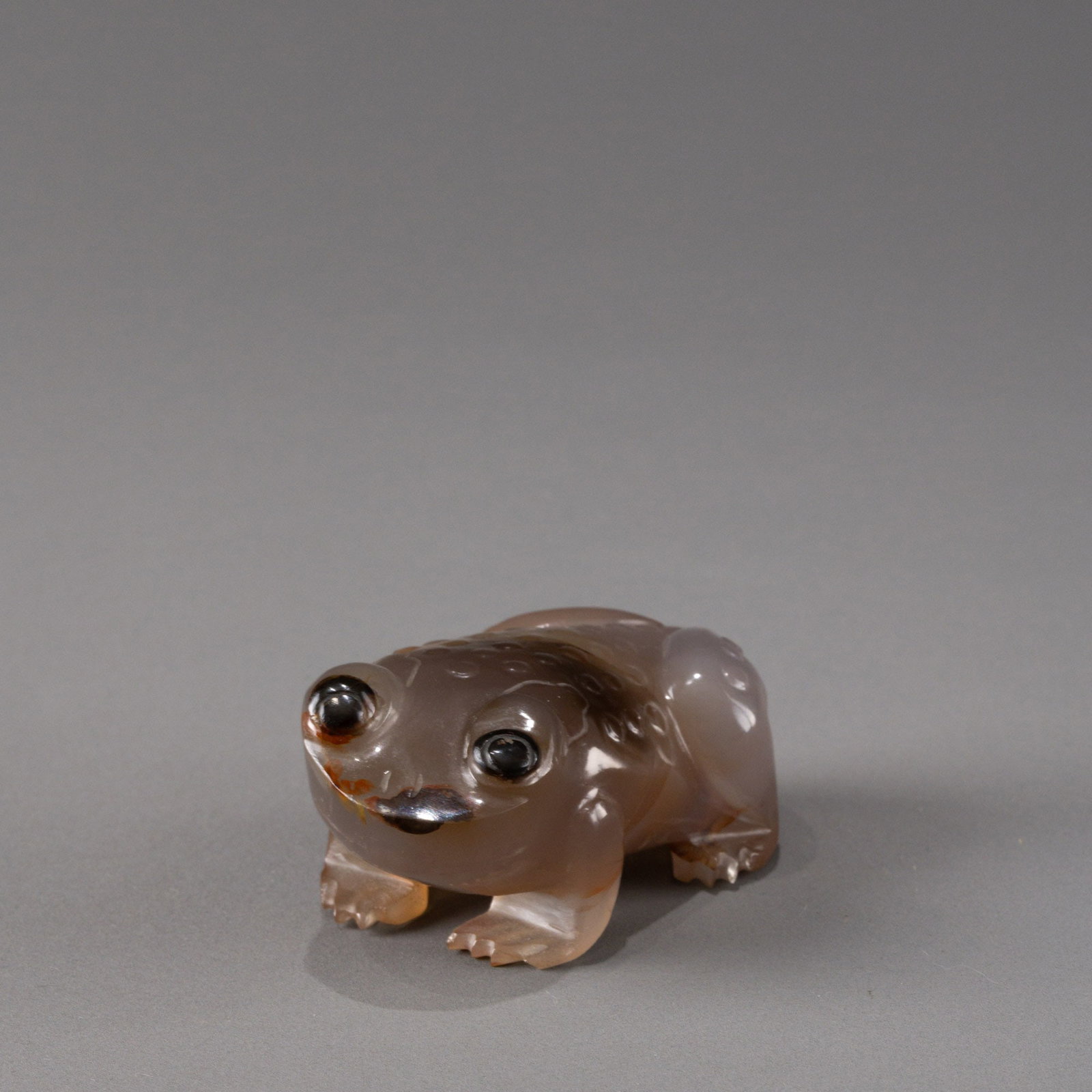 Qing Dynasty Agate Toad: W: 7cm H: 3.5cm