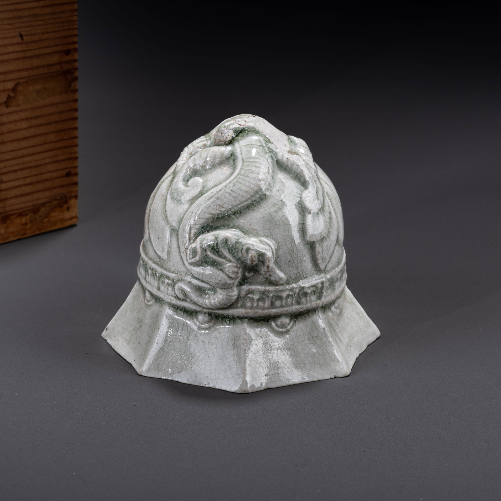 Sui Bai Magnetic Dragon Pattern Cup: W: 11cm H: 9cm