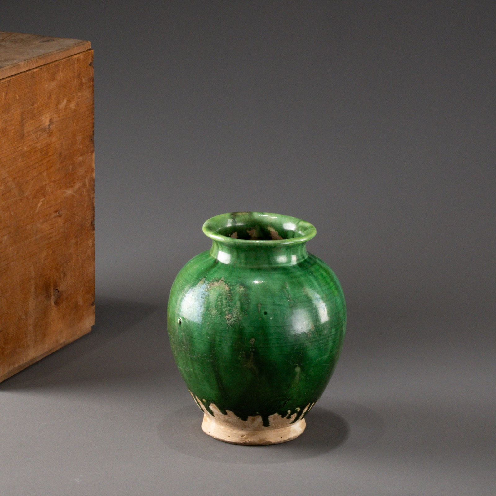 Tang Dynasty Green Glazed Pot (1 of 9)