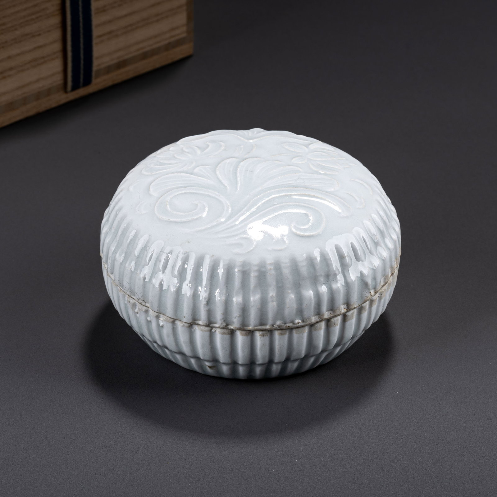 Song Hutian Kiln Shadow Green Incense Box (1 of 7)