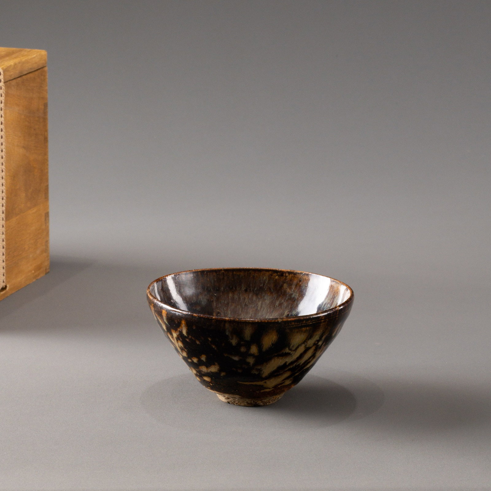 Song Dynasty Jizhou Kiln Appliqu?? Flower Cup: D:11cm H:6cm