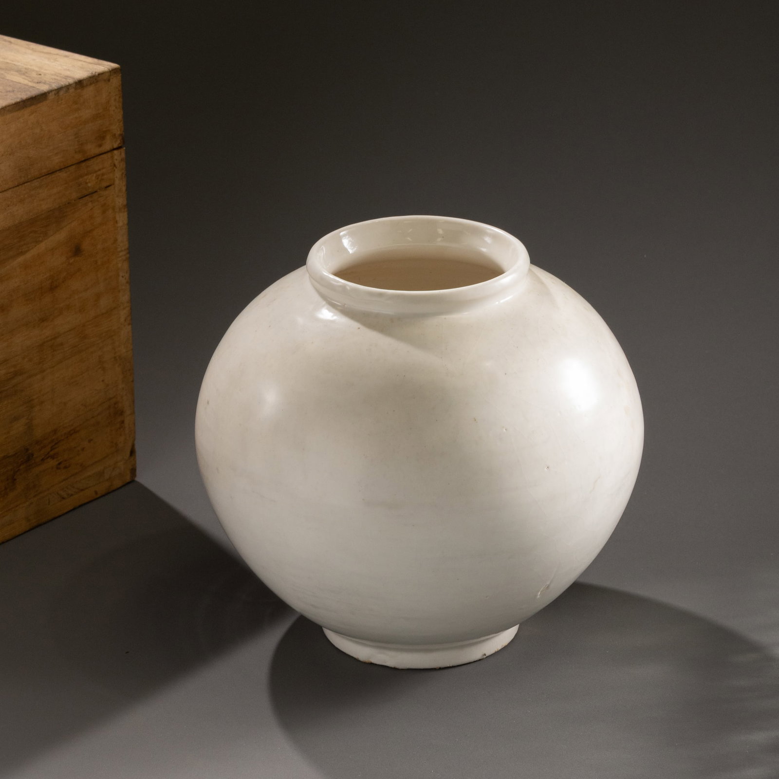 Joseon Dynasty White Porcelain Small Moon Jar: D:19cm H:18cm