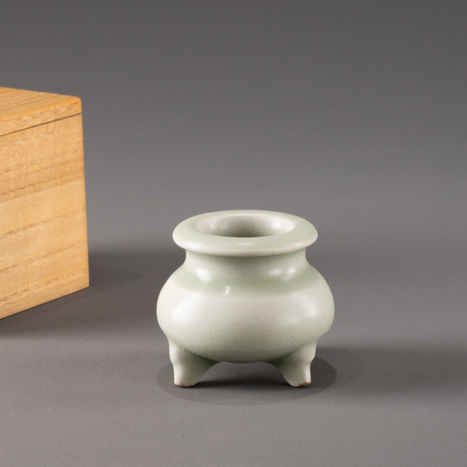 Song Dynasty Yaozhou kiln celadon three-legged censer: W: 5cm H: 4cm