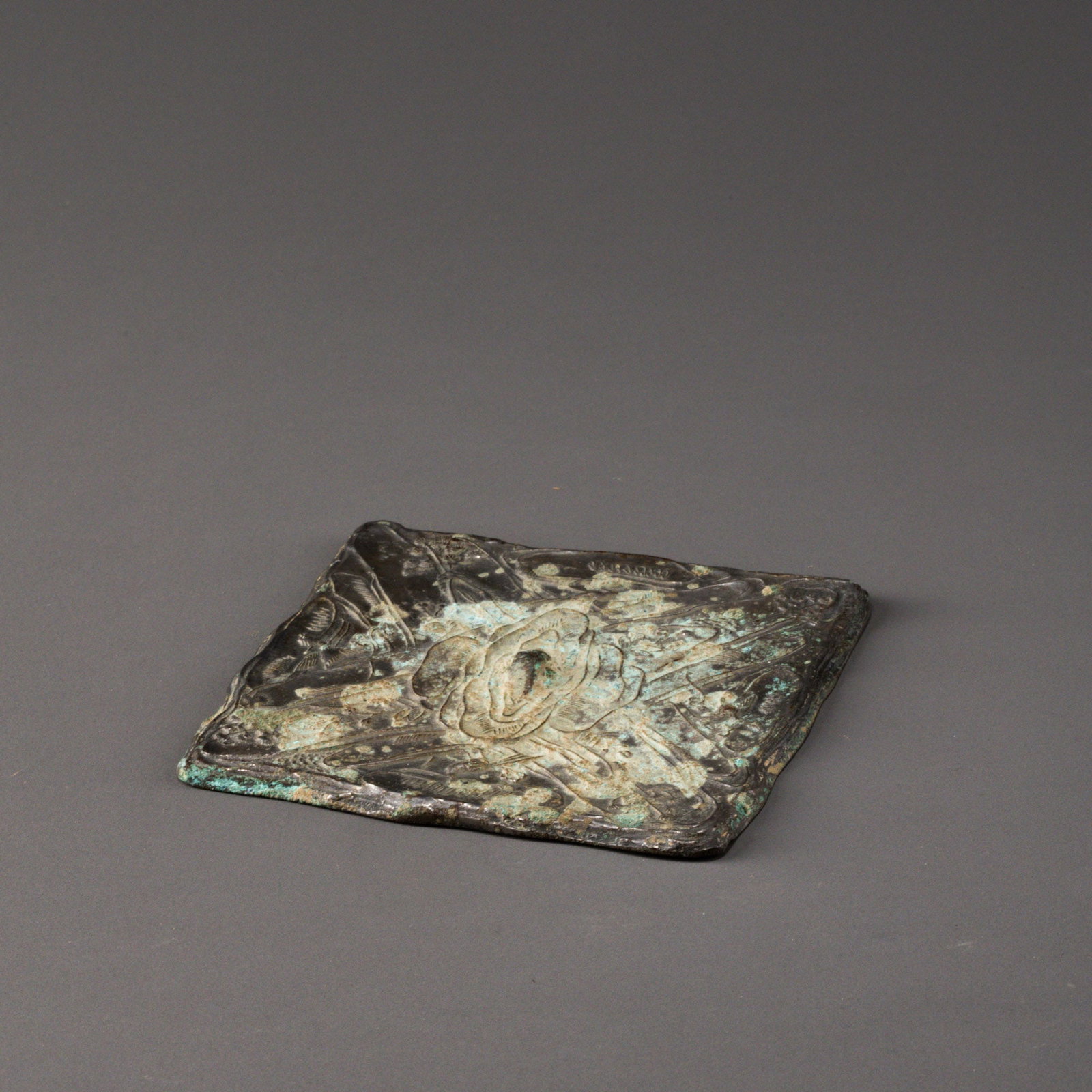 Han Dynasty bronze square mirror: L: 12.3cm W: 12.3cm