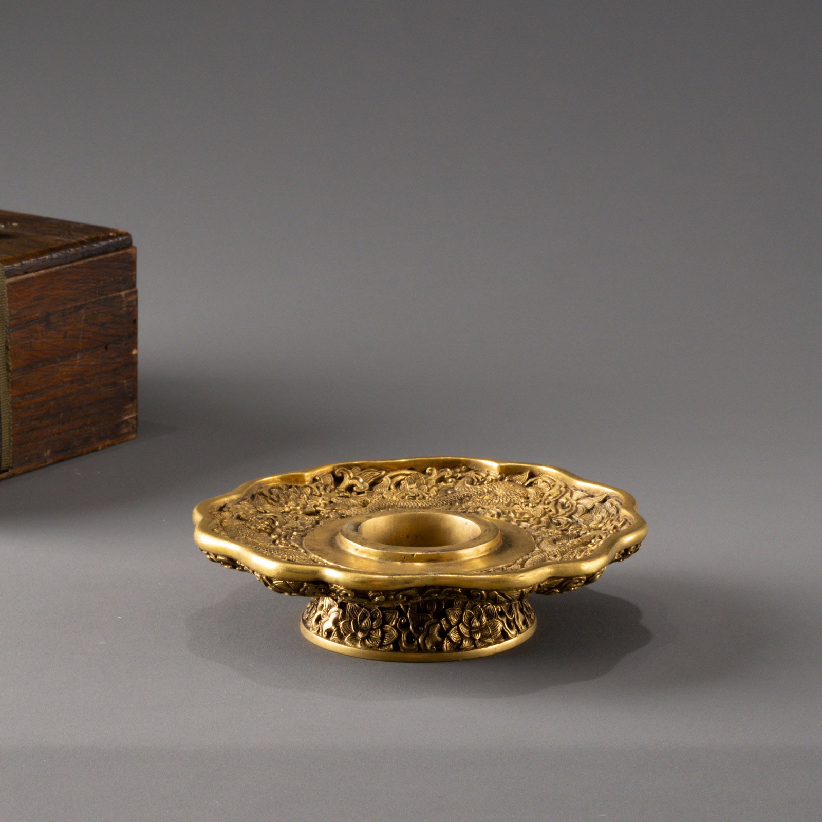 Gilt Bronze Cup Stand (Qing Dynasty, Qianlong Period): W: 15cm H: 4cm