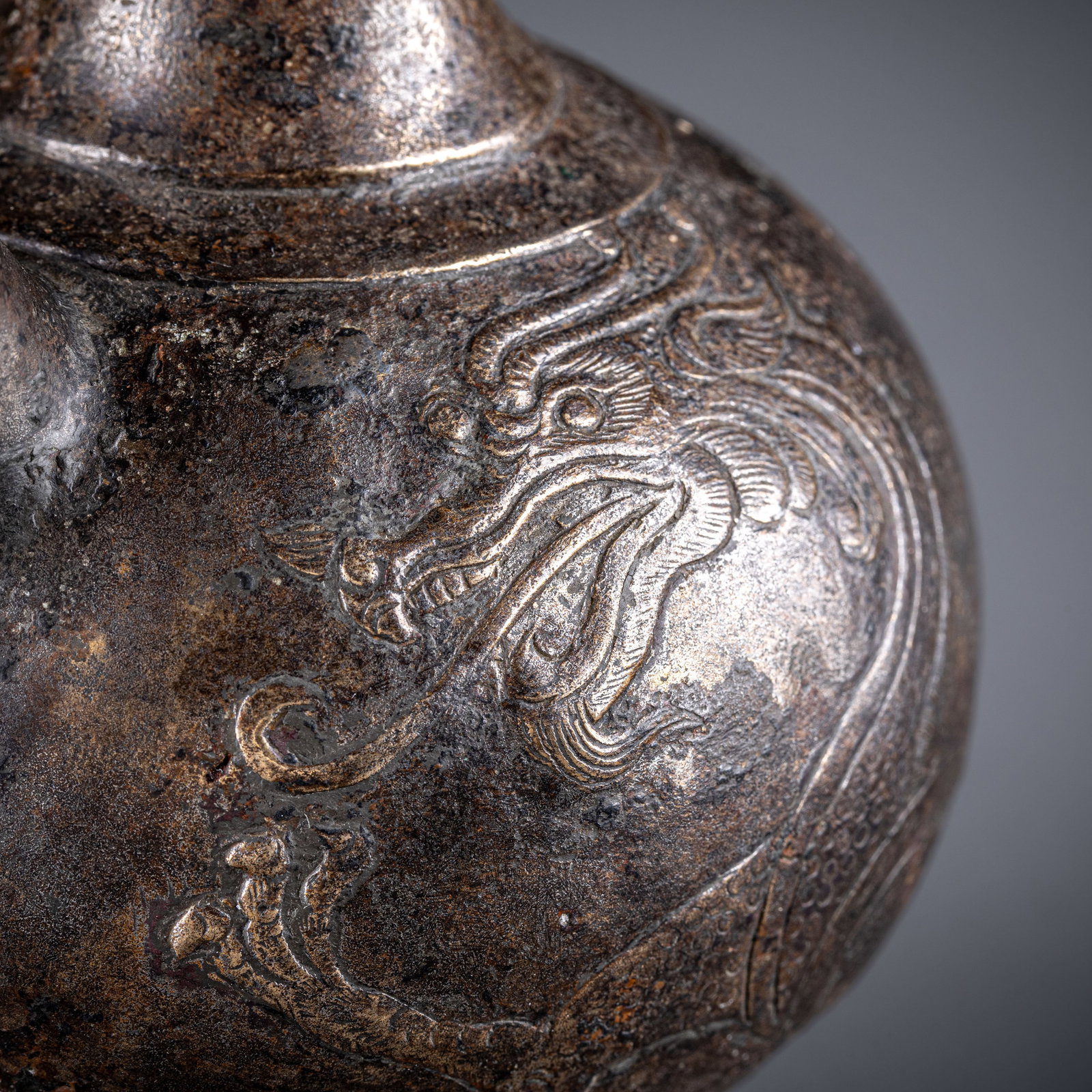 Yuanlong pattern copper bottle - 5