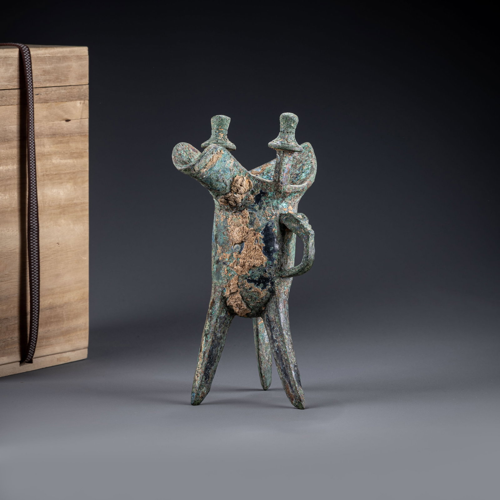 Warring States Bronze Jue (1 of 10)