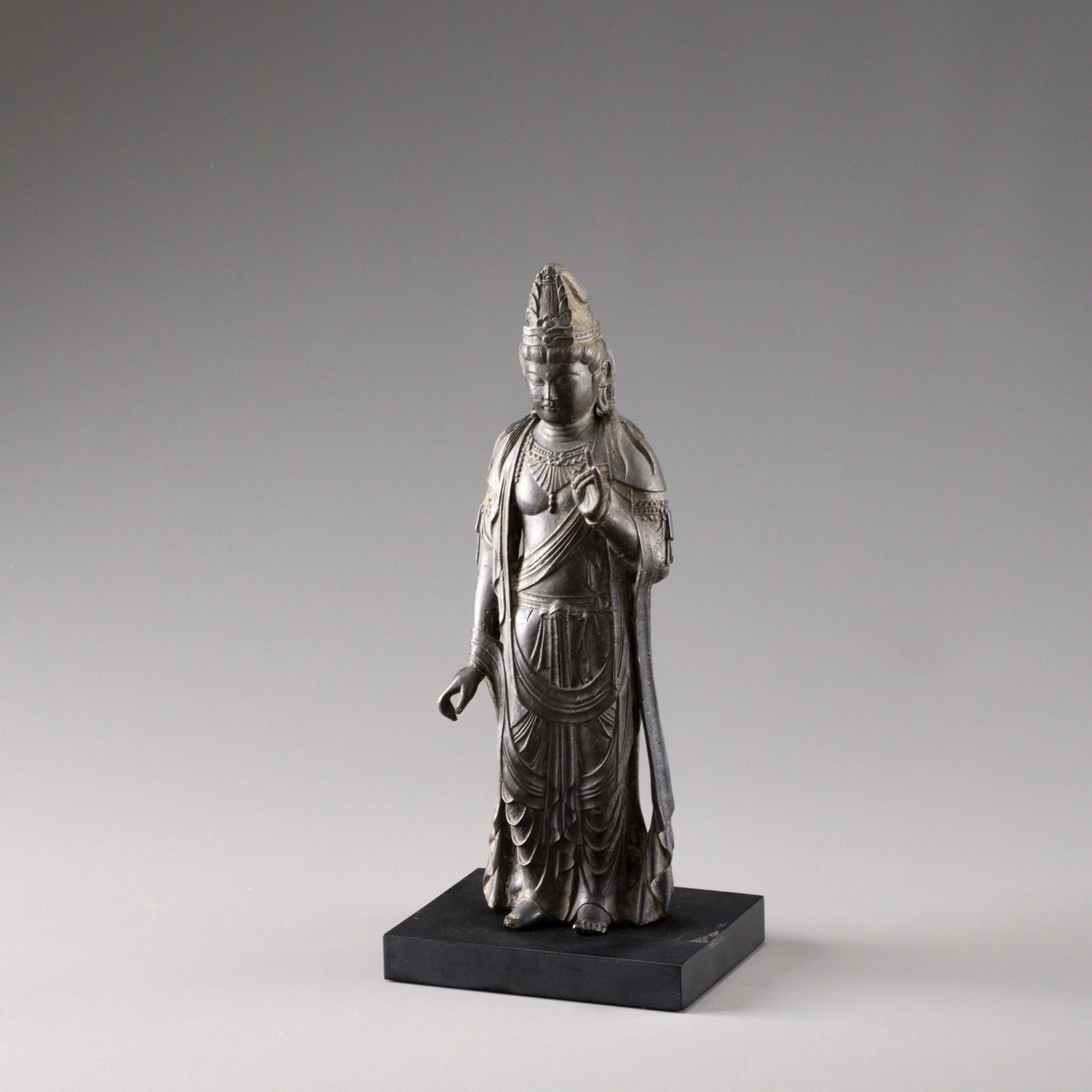 Standing bronze Guanyin Bodhisattva statue (1 of 8)