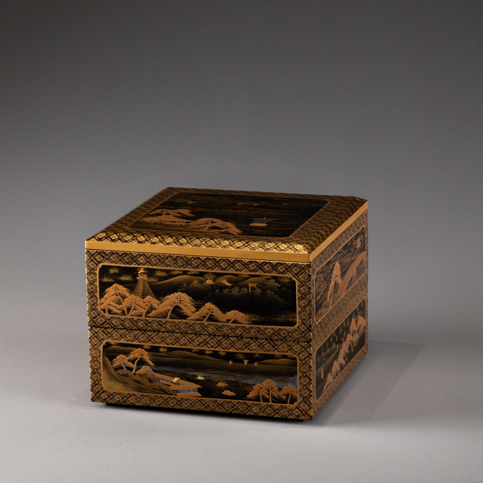 Kinmaki-painted Kyoto scenery double food box (1 of 10)