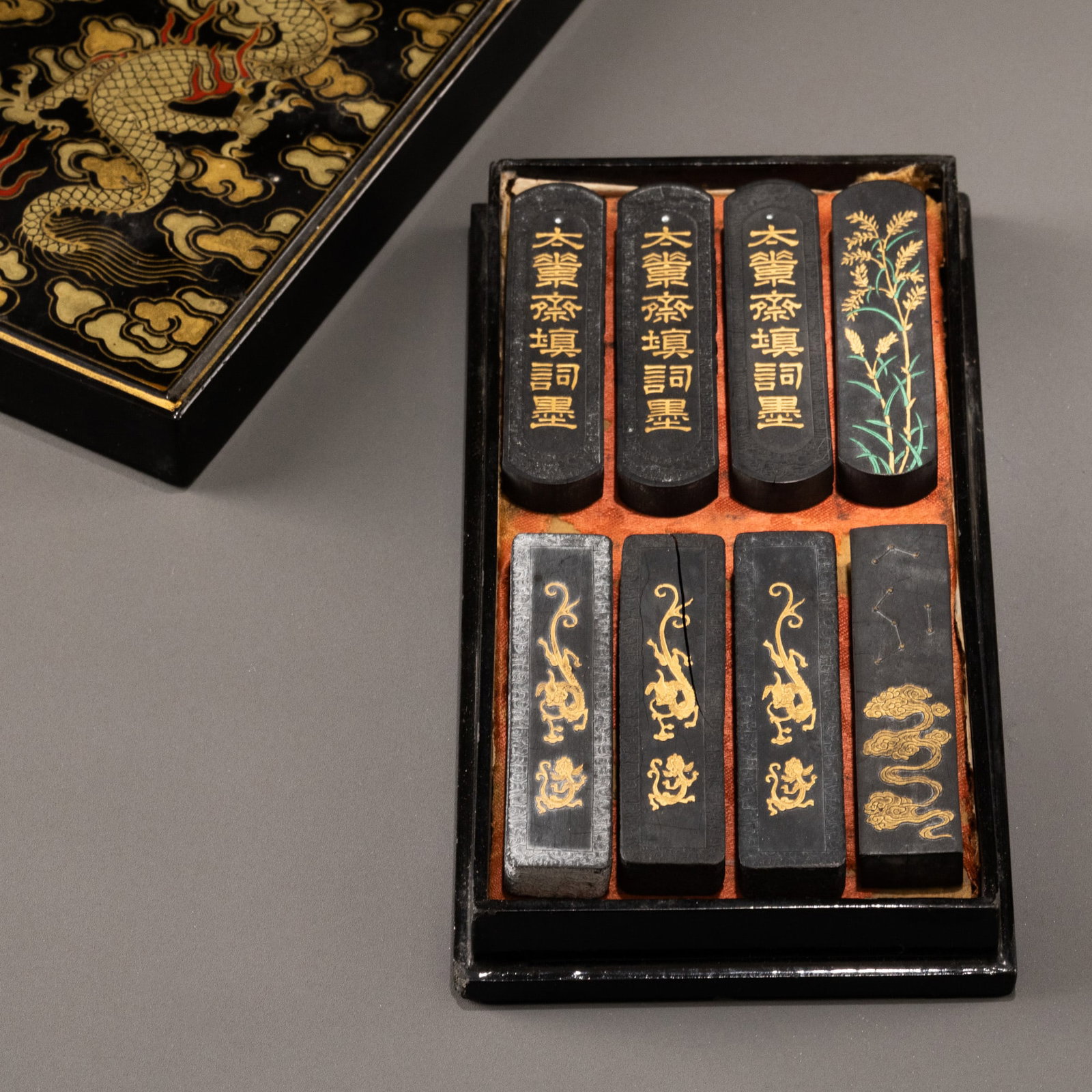Dragon Pattern Lacquer Box Ink (8 tablets) - 2