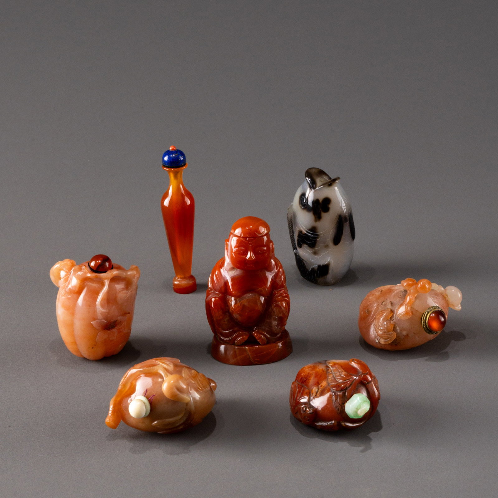 7 o'clock Qing Dynasty agate snuff bottle (1 of 10)