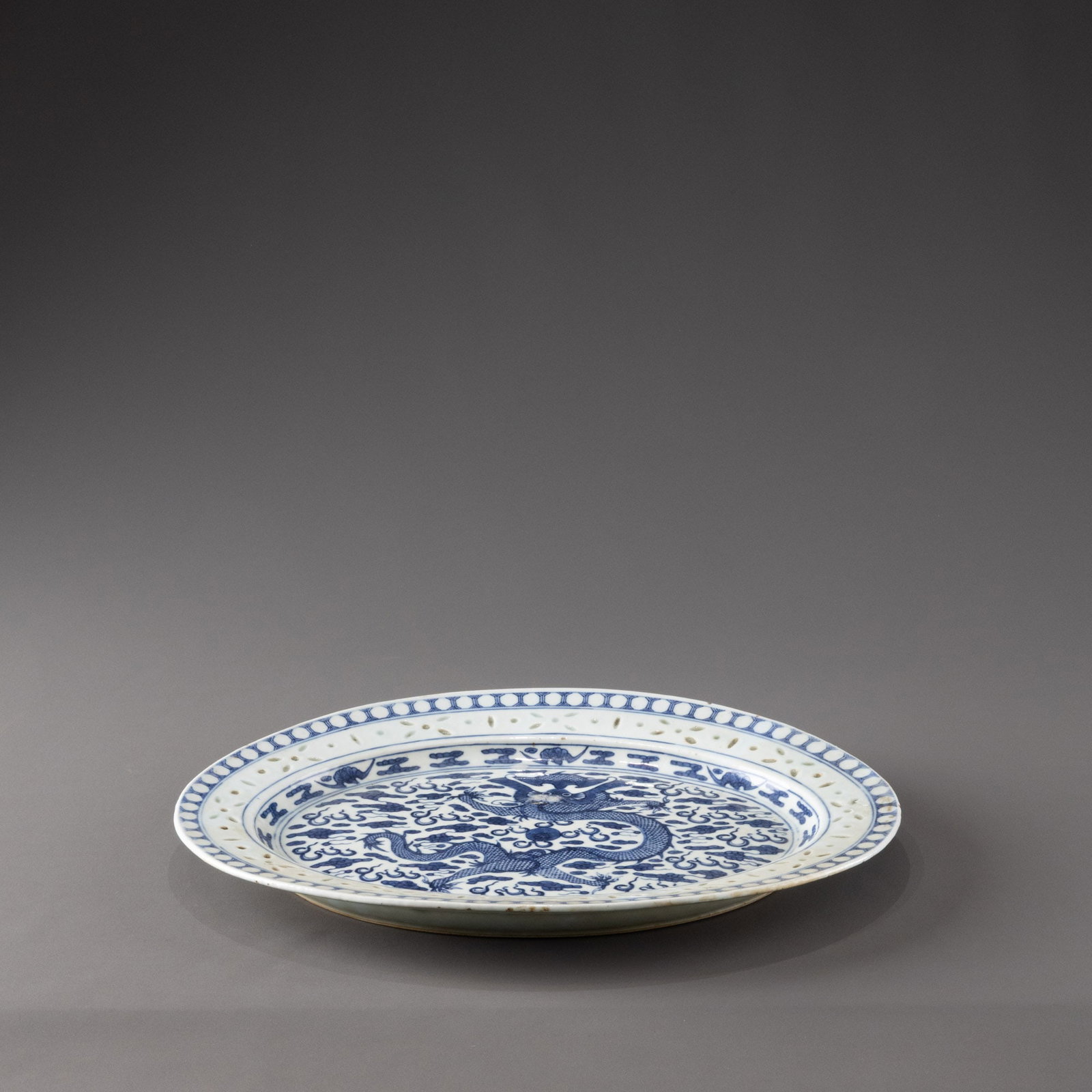 Qing Dynasty Dyed Dragon Pattern Plate (1 of 9)