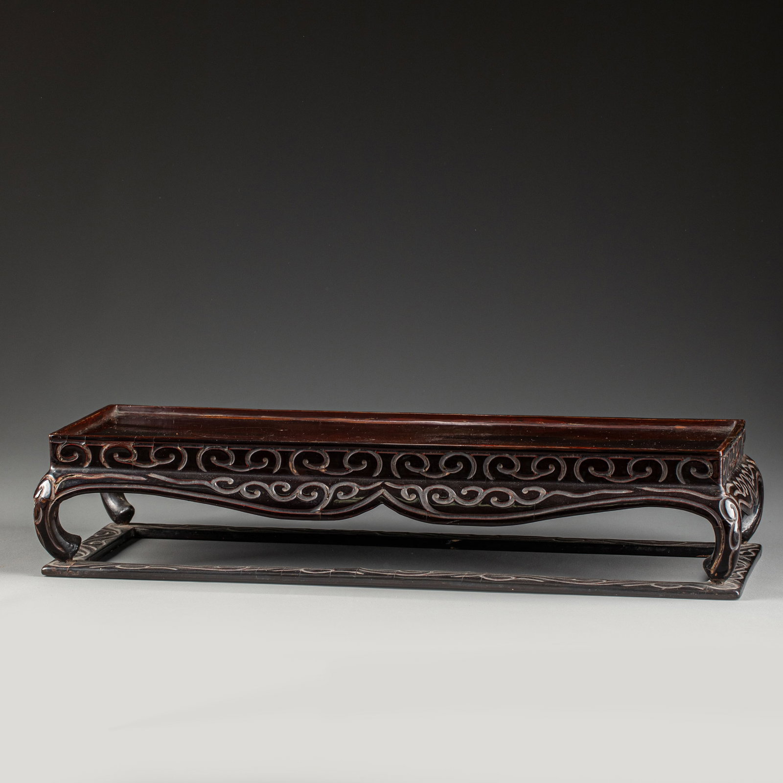Lacquered rectangular table with cloud pattern - 2