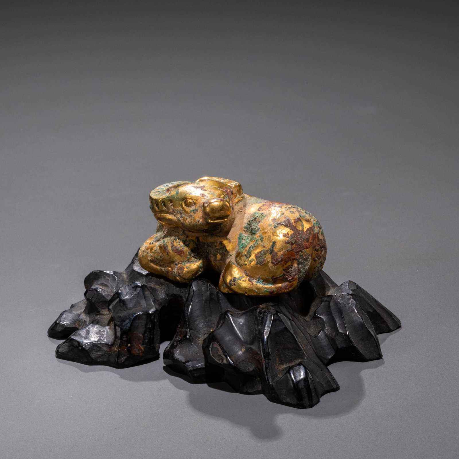 Han Dynasty Gilded Bronze Reclining Ox: W: 7.5cm H: 3.5cm