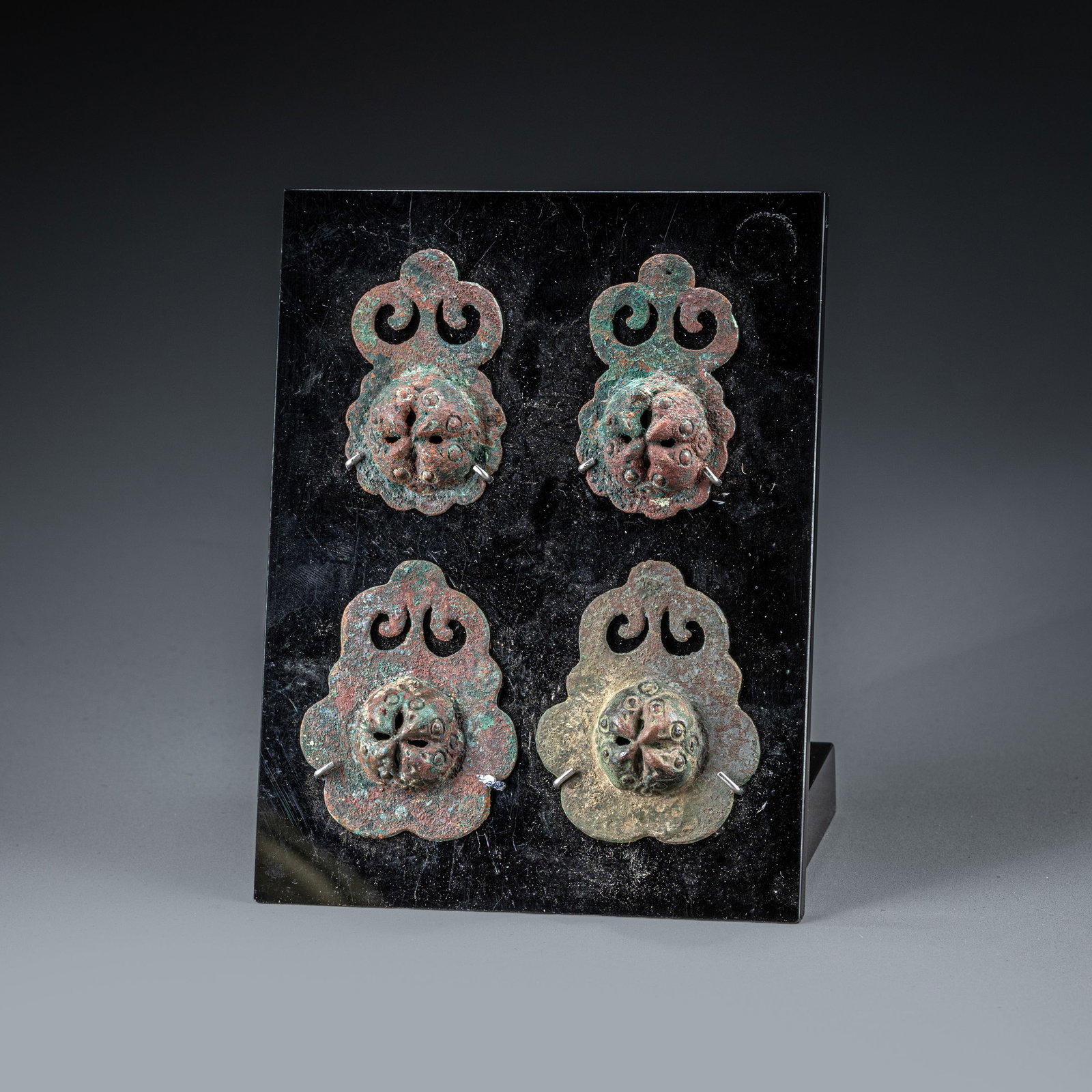 Four points of Han bronze ornaments: Different sizes x4