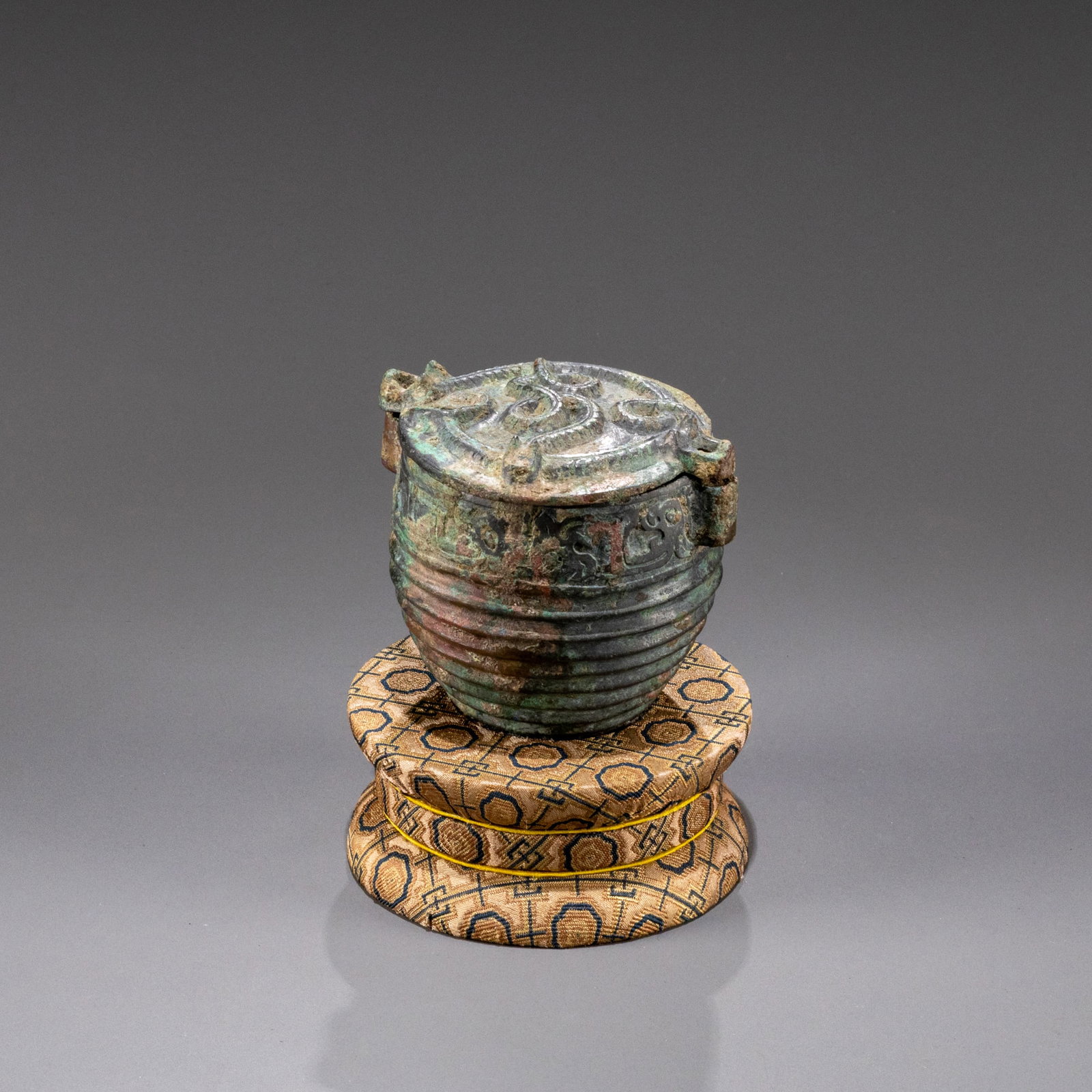 Warring States Period Bronze Dragon Pattern Hand-held Pot: H: 9cm W: 9cm
